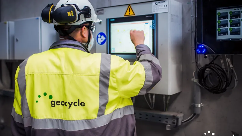 pre processing platform fully hi tec equipped pre processing platform platforma do przetwarzania odpadow jest w pelni zautomatyzowana