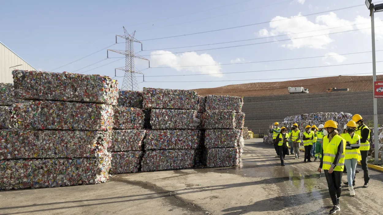 geocycle-greece-wwf-visit-2.jpg